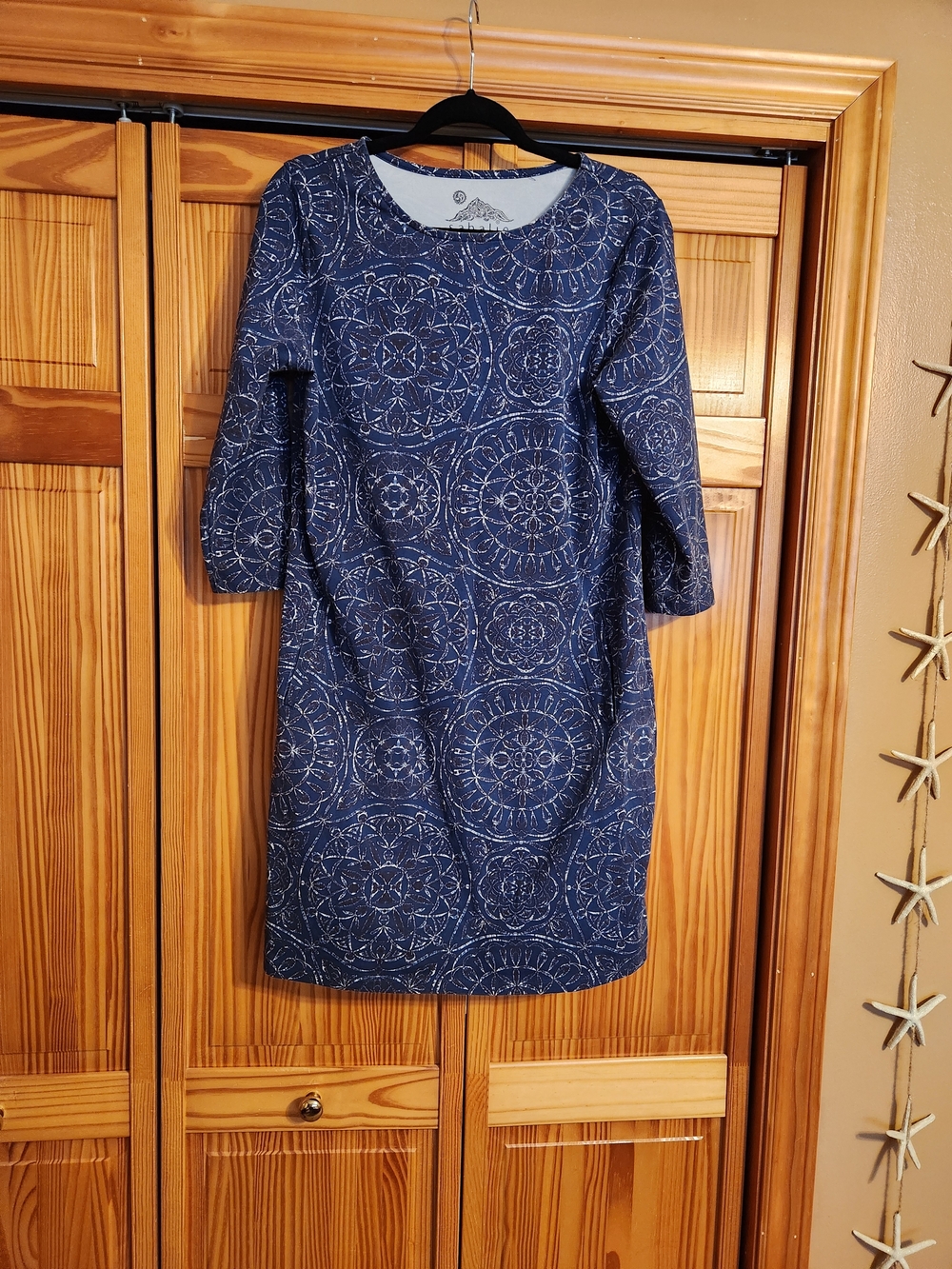Sahalie Navy Blue Medallion-Print Long-Sleeve Shift Dress With Pockets